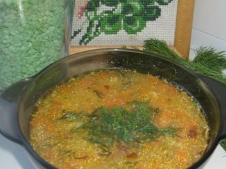 Чесночный суп с пшеном и грибами