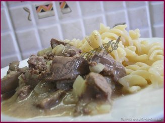 Печень по-строгановски