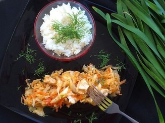 Капуста тушеная с мясом и кукурузой