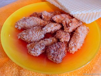 Куриные палочки хрустящие с соусом