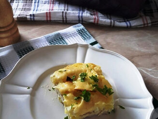 Картофельная запеканка с курицей и сметаной