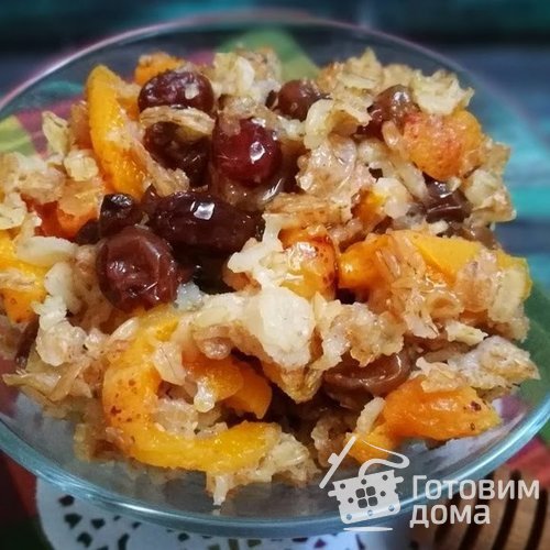 Овсяная каша с сухофруктами