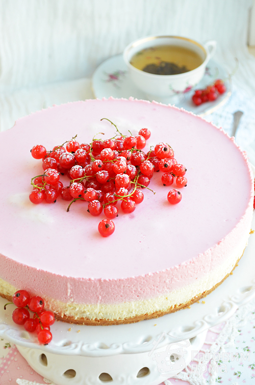 Мраморный торт с красной смородиной и белым шоколадом - пошаговый рецепт с  фото на Готовим дома