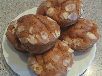 Абрикосовые маффины с миндальной посыпкой