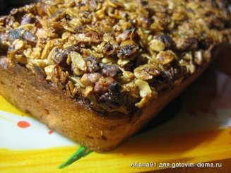 Овсяный кекс с грушевым пюре и посыпкой