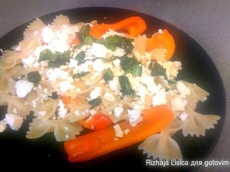 Паста с печеным перцем по-гречески