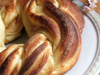 Эстонский венок с корицей и маком