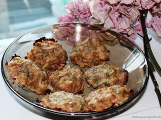 Запеченные котлеты из мяса с картофелем