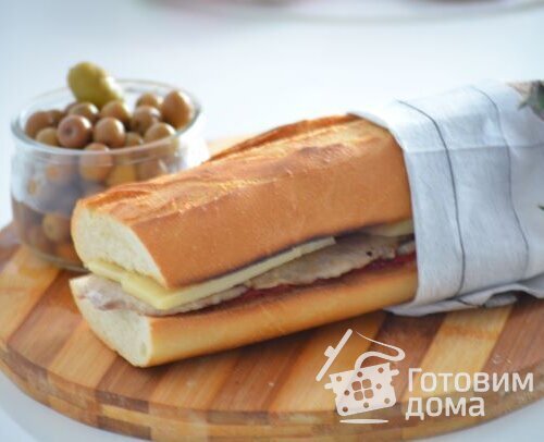 Испанский бутерброд со свининой и сыром- Bocadillo de lomo con queso