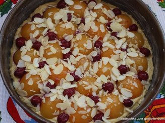 Ореховый пирог с абрикосами