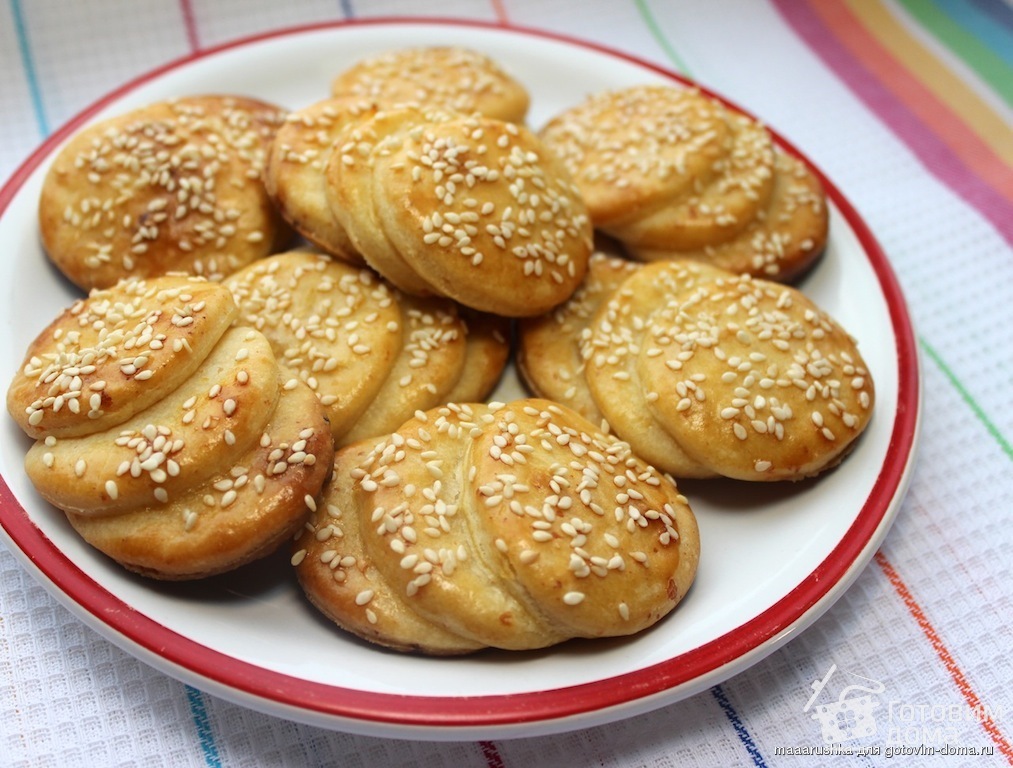 Печенье косичка с кунжутом