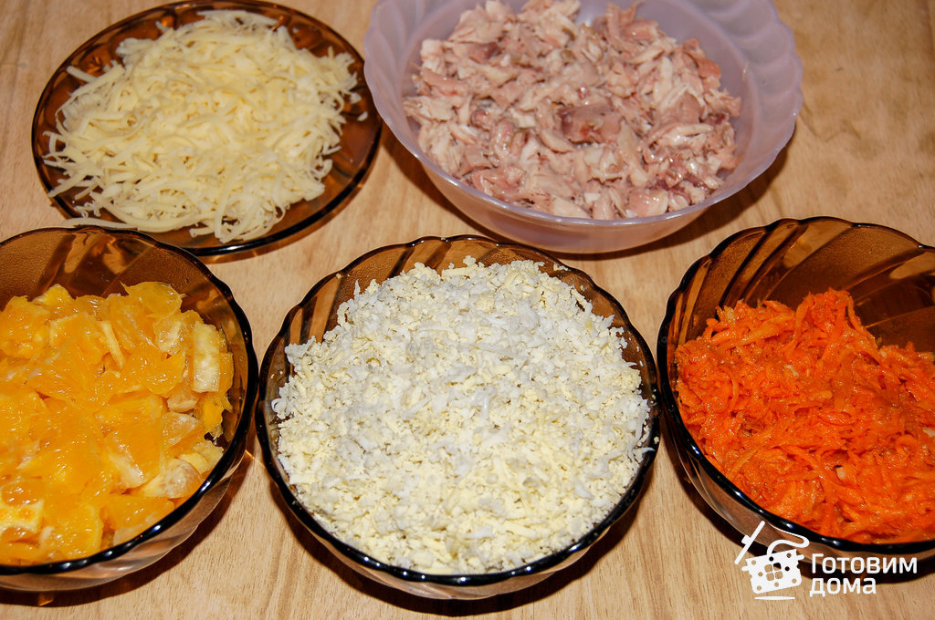 Ингредиенты для «Сытный салат с курицей и корейской морковью»: