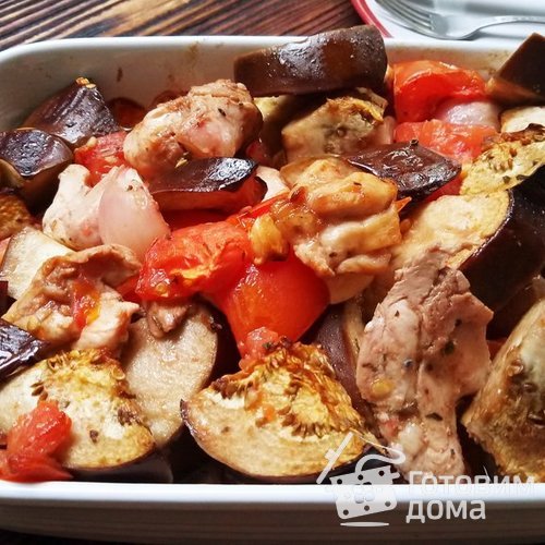 Курица с овощами в духовке