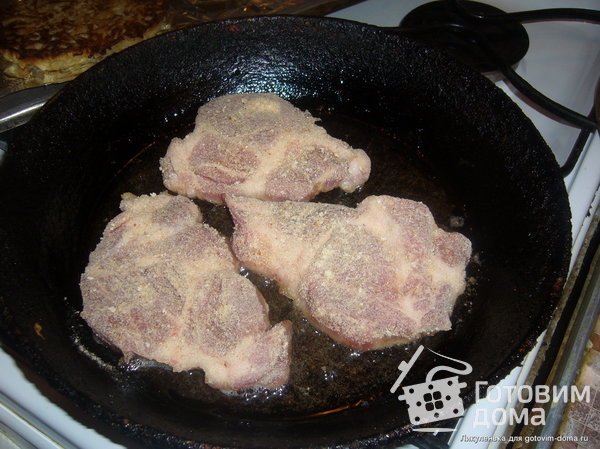 Свиные эскалопы с яблоками на оладьях фото к рецепту 6