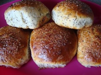 Булочки с маком и изюмом