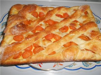Пирог с абрикосами и пудингом