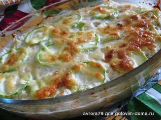 Кабачковая запеканка с курицей и творогом