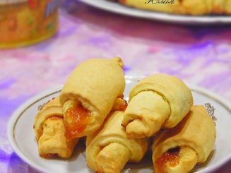 Рогалики с джемом из черной смородины