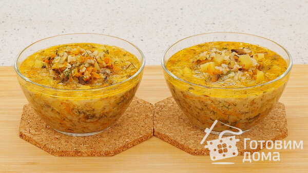 Гречневый суп с сыром, грибами, картошкой, зеленью и чесноком фото к рецепту 14