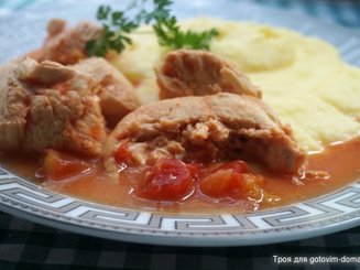 Курица в розовом соусе