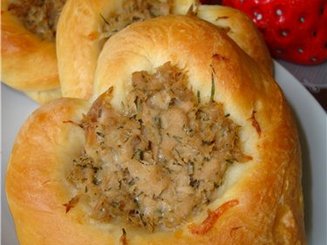 Булочки-сердечки с тунцом
