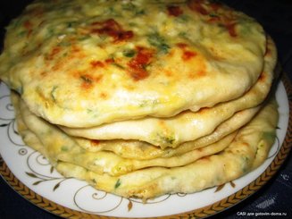 Хачапури с сыром и вареным яйцом: необычно, вкусно, недорого
