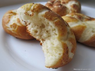 Немецкие булочки с секретом (Laugenbrötchen)