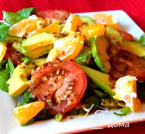 Французский салат из авокадо с мандаринами