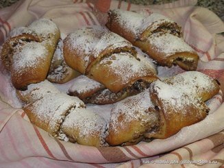 Быстрые творожные круассаны с яблочно-ореховой начинкой