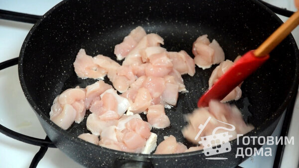 спагетти с куриной грудкой и овощами рецепт. a2a6738f85f746f8f1615326ef94766e m. спагетти с куриной грудкой и овощами рецепт фото. спагетти с куриной грудкой и овощами рецепт-a2a6738f85f746f8f1615326ef94766e m. картинка спагетти с куриной грудкой и овощами рецепт. картинка a2a6738f85f746f8f1615326ef94766e m. В кулинарной книге каждой хозяйки должно быть несколько рецептов приготовления пасты с куриным мясом. Такие блюда выручают, когда надо быстро, вкусно и сытно накормить семью или внезапных гостей. Делимся 10 лучшими пошаговыми рецептами!