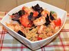 Салат с креветками, киноа и помидорами