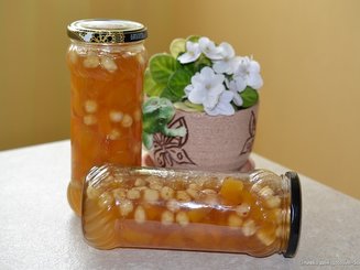 Варенье из персиков с орешками и мёдом