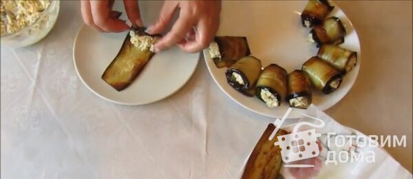 Рулетики из баклажанов с яйцом и сыром фото к рецепту 1