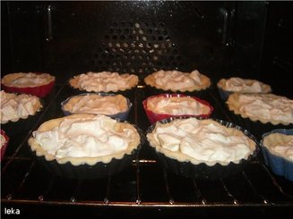 Ватрушки с творогом, яблоками и корицей