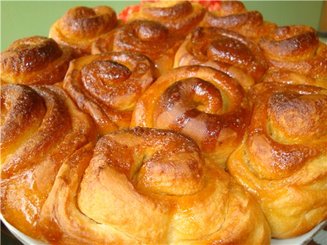 Сахарные булочки с медовой глазурью "Roulé au miel"