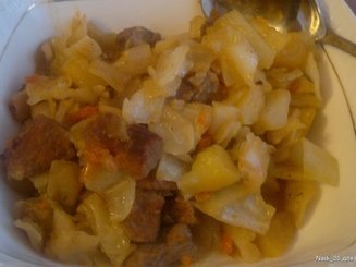Капуста тушеная с мясом