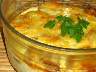 Картофель по-швейцарски, запеченный с сыром и сливками