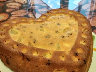 Пирог на сметане с яблоками и изюмом