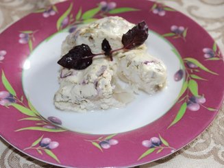 Рыба под соусом из сметаны, овощей и пармезана