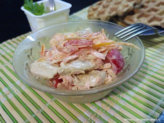 Салат с курицей, перцем и морковью