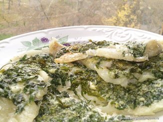 Запеченное рыбное филе с чесноком, петрушкой и орегано