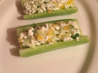 "Лодочки" из свежих огурцов