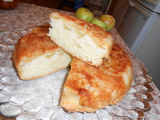 Шарлотка с яблоками