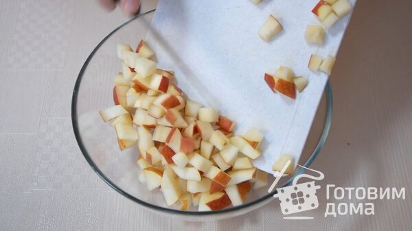 Освежающий фруктово-ореховый салатик всего за пару минут. Десерт из фруктов фото к рецепту 1