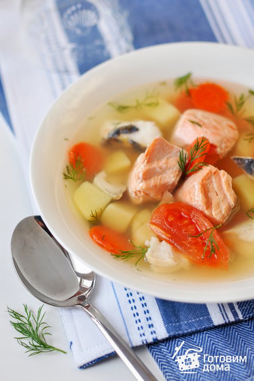 Уха с картофелем и помидорами