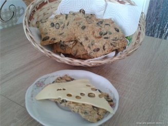 Хрустящие мультизерновые хлебцы с семечками
