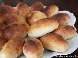 Творожные улитки начинённые пудингом и вишней