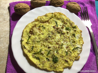 Яичница с грецкими орехами