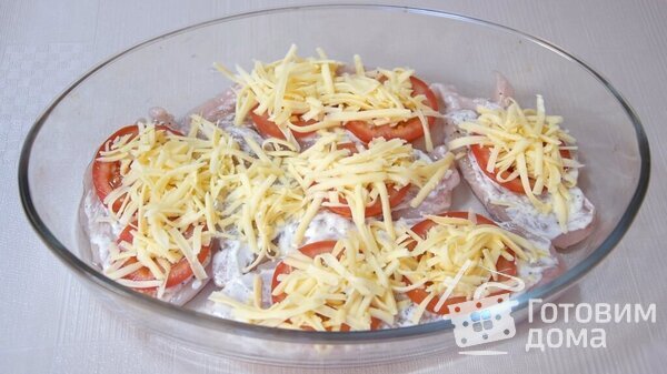 Нежные куриные отбивные с помидором под сырной шубой фото к рецепту 6
