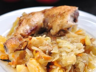 Капуста, запечённая в духовке с курочкой
